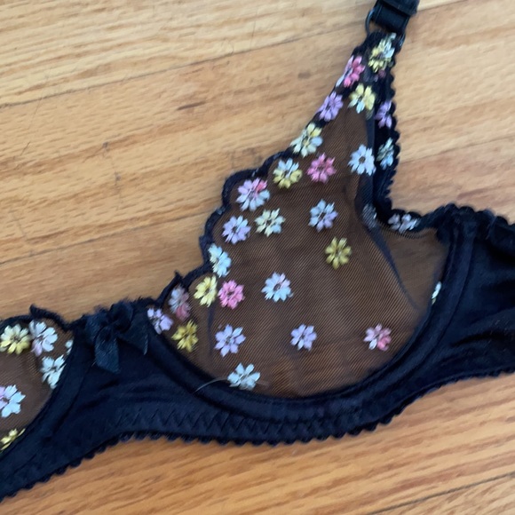 Small black sheer floral print bra - Picture 2 of 4